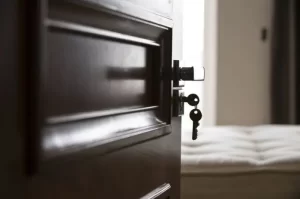 Hotel Security Tips, Protecting Yourself and Your Belongings While on Vacation