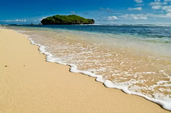 Stunning Beaches in Gunung Kidul That Are Popular & Must-Visit